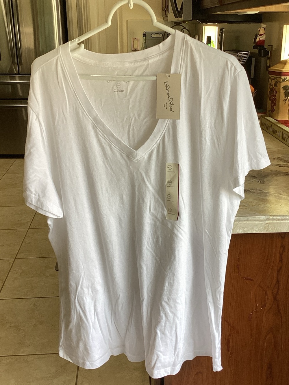 Universal Thread Men's White V‑Neck Short Sleeve Tee